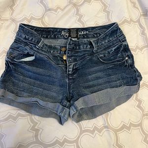 Dark blue mid-rise jean shorts